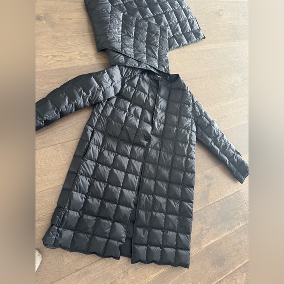 Theory Black Puffer Jacket with large detachable scarf. - Picture 5 of 14